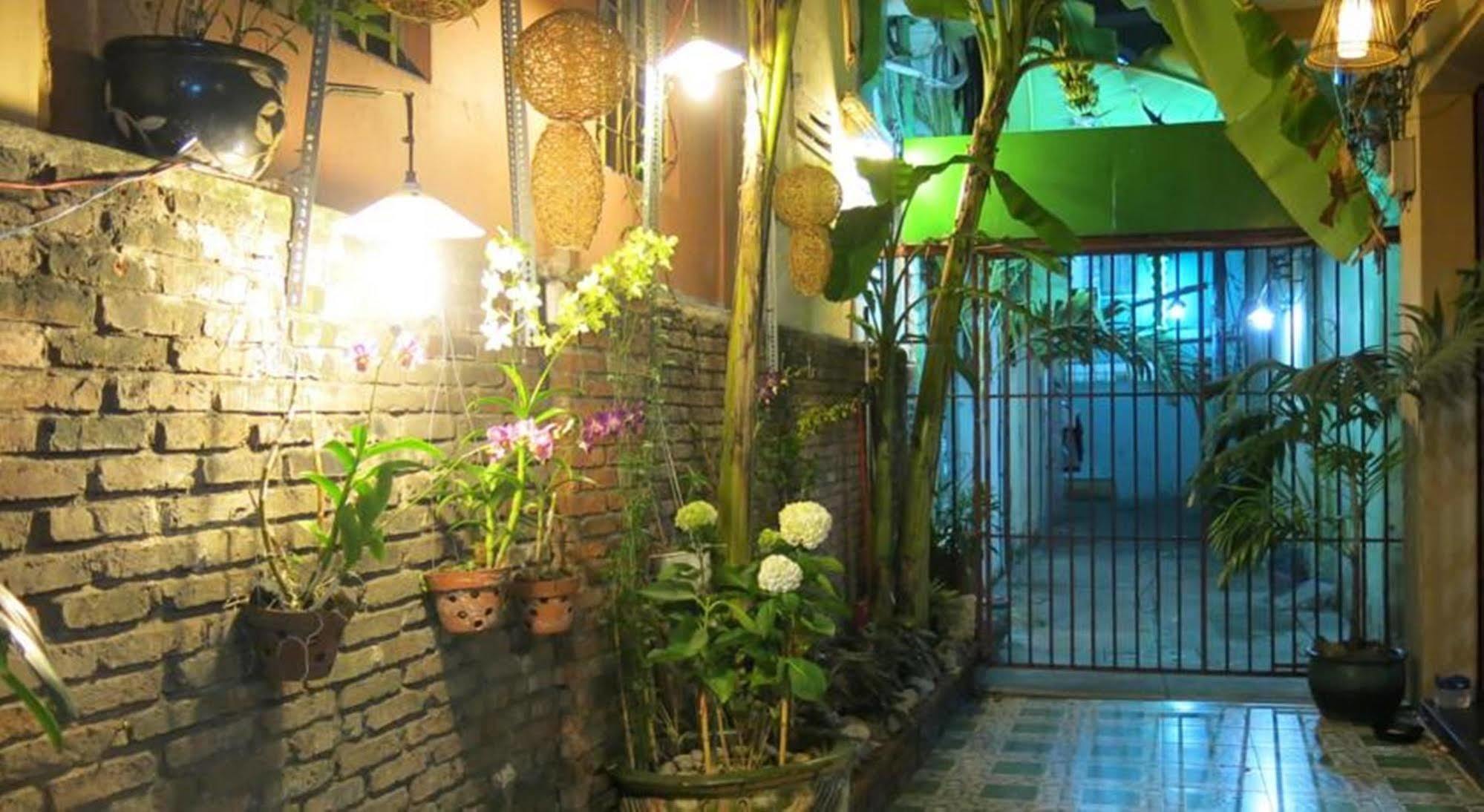 Banana Leaf Hotel Хошимин Экстерьер фото